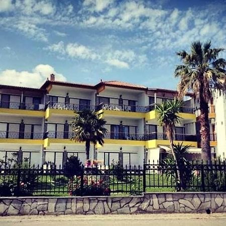 Villa Christina Sea Side A Hanioti Eksteriør billede